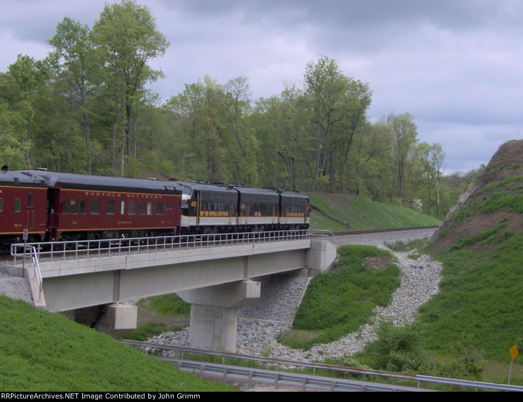 NS # 4271 and NS # 4270 just outside of saltsburg heading tward selocta!